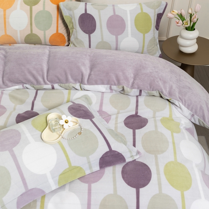 91家纺网 家纺一手货源 找家纺 宜家坊 2024新款加厚保暖印花牛奶绒四件套 迷境-灰紫