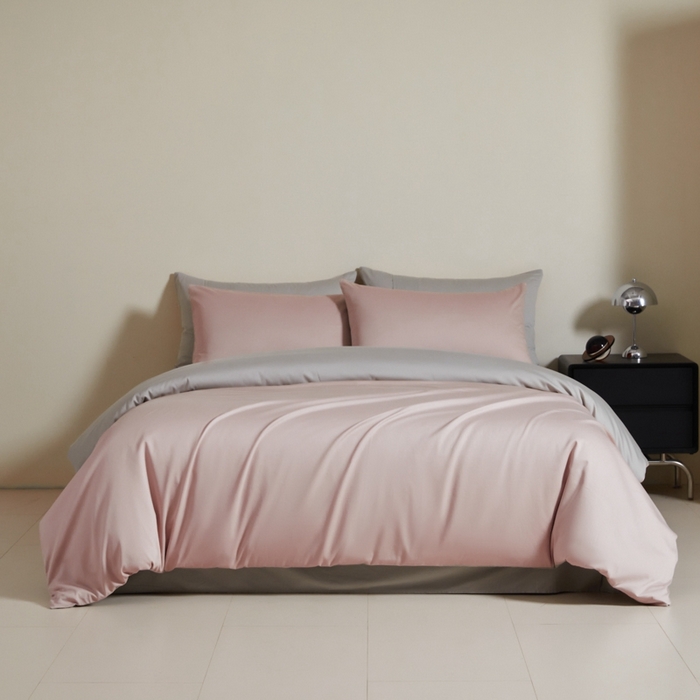 91家纺网 家纺一手货源 找家纺 秀色家纺 2025新款60支贡缎简约轻奢纯色长绒棉床上四件套全棉纯棉床笠款床品 量大价更优 米朵-蕊粉灰