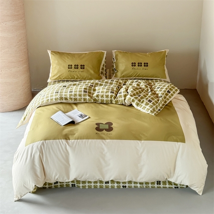 91家纺网 家纺一手货源 找家纺 （总）窝米 2025春季新品全棉13372大版专版数码幸运草系列四件套-岚