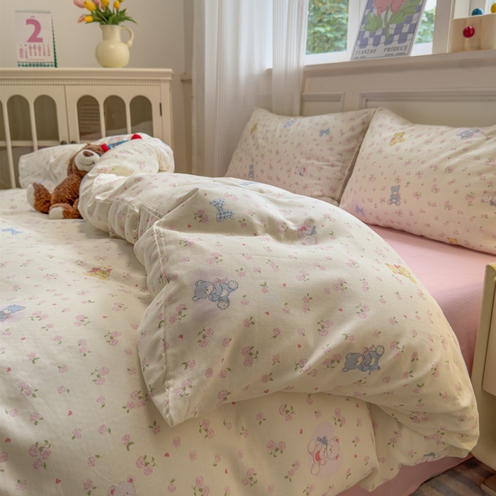 91家纺网 家纺一手货源 找家纺 曼之夏 2024新款全棉A类母婴级双层纱四件套 碎花小熊