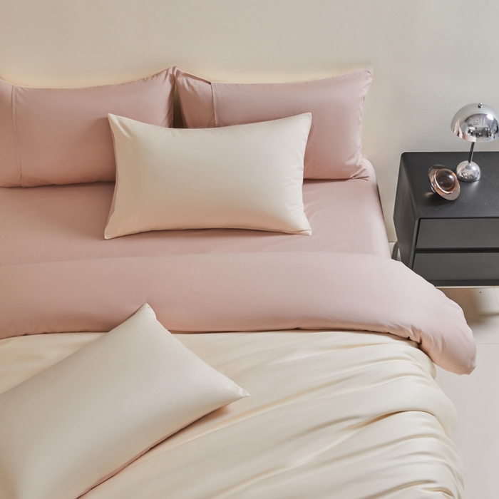 91家纺网 家纺一手货源 找家纺 秀色家纺 2025新款60支贡缎简约轻奢纯色长绒棉床上四件套全棉纯棉床笠款床品 量大价更优 米朵-蜜桃奶油