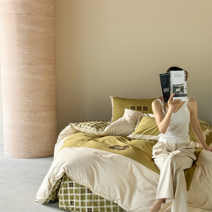 91家纺网 家纺一手货源 找家纺 （总）窝米 2025春季新品全棉13372大版专版数码幸运草系列四件套-岚