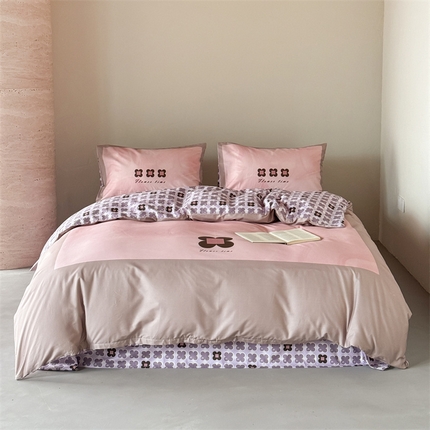 91家纺网 家纺一手货源 找家纺 （总）窝米 2025春季新品全棉13372大版专版数码幸运草系列四件套-岚