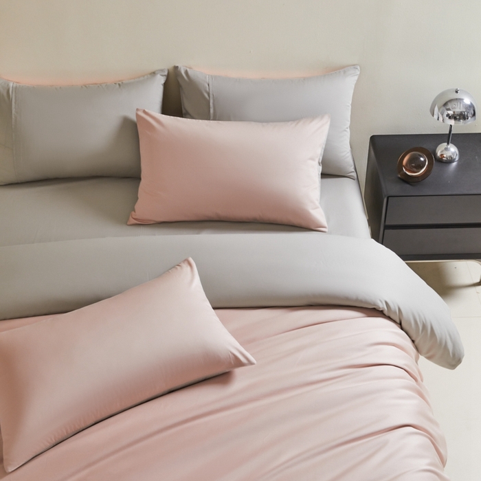 91家纺网 家纺一手货源 找家纺 秀色家纺 2025新款60支贡缎简约轻奢纯色长绒棉床上四件套全棉纯棉床笠款床品 量大价更优 米朵-蕊粉灰