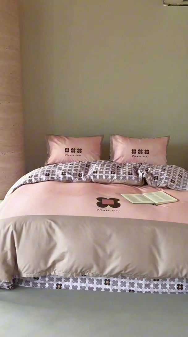 91家纺网 家纺一手货源 找家纺 窝米 2025春季新品全棉13372大版专版数码幸运草系列四件套-岚 岚-桃夭