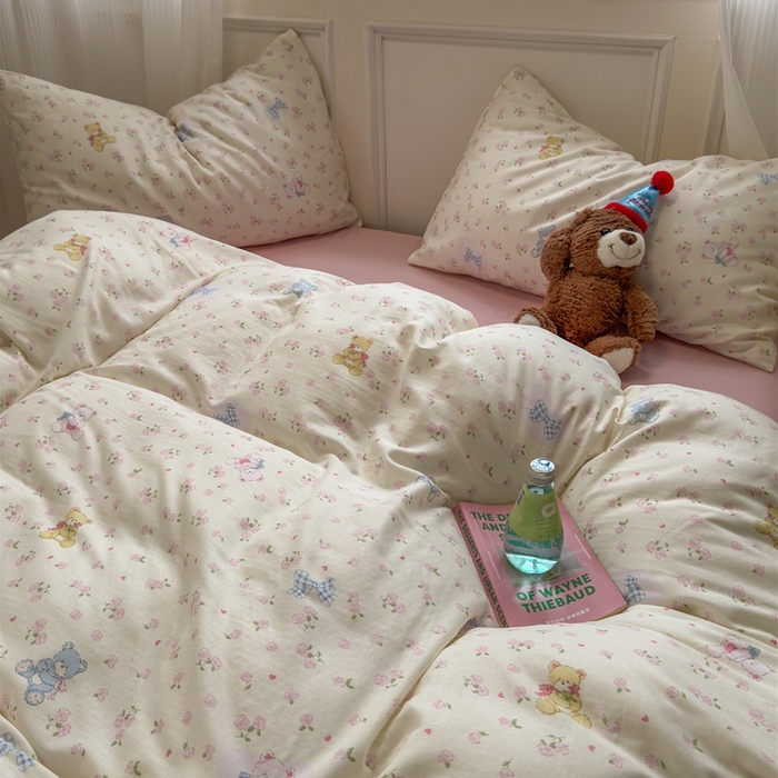 91家纺网 家纺一手货源 找家纺 曼之夏 2024新款全棉A类母婴级双层纱四件套 碎花小熊