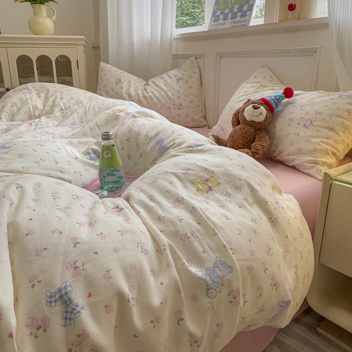 91家纺网 家纺一手货源 找家纺 曼之夏 2024新款全棉A类母婴级双层纱四件套 碎花小熊