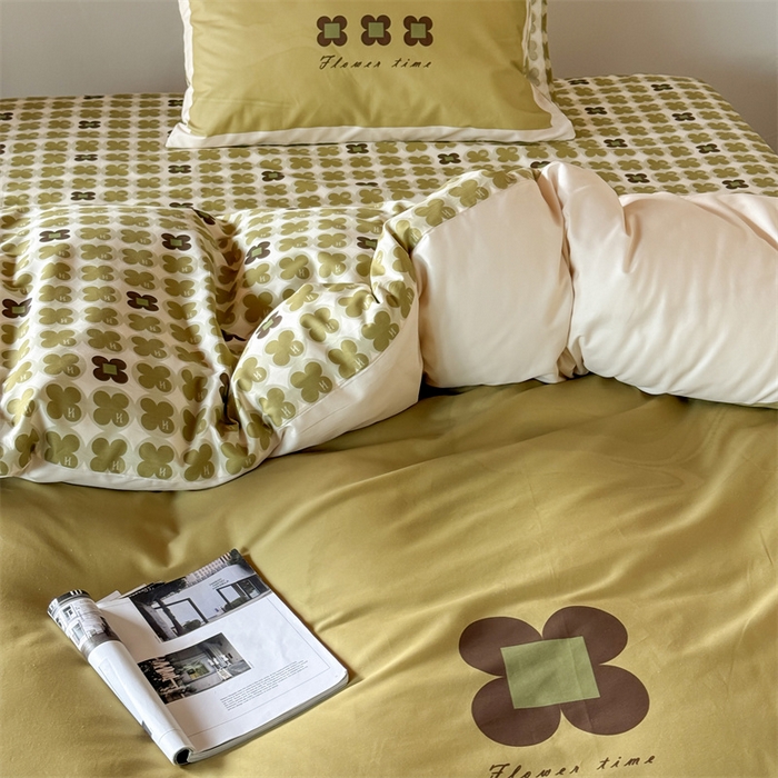 91家纺网 家纺一手货源 找家纺 窝米 2025春季新品全棉13372大版专版数码幸运草系列四件套-岚 岚-琥珀