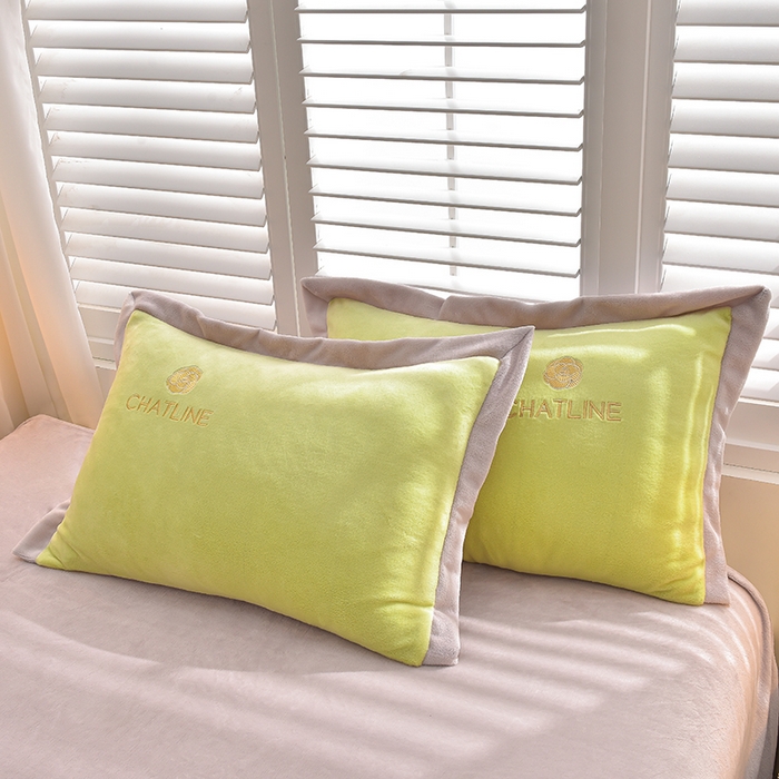 91家纺网 家纺一手货源 找家纺 简爱 2025新款牛奶绒纯色双拼拼角工艺款四件套-初暖 薄荷绿灰