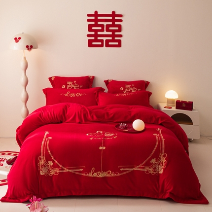 91家纺网 家纺一手货源 找家纺 （总）2025新款高克重花边贴布款牛奶绒婚庆刺绣四件套