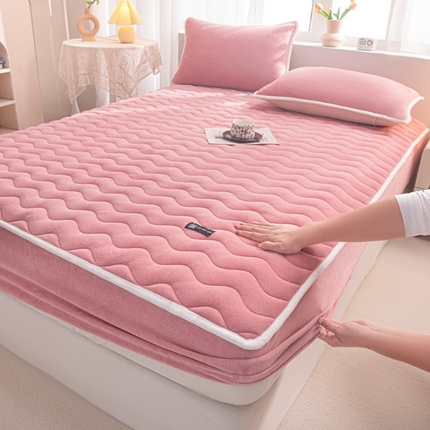 91家纺网 家纺一手货源 找家纺 恒尚居 2024冬季新品高克重牛奶绒床笠加绒加厚大豆抗菌夹棉床笠【丽纹系列】 丽纹-豆沙粉