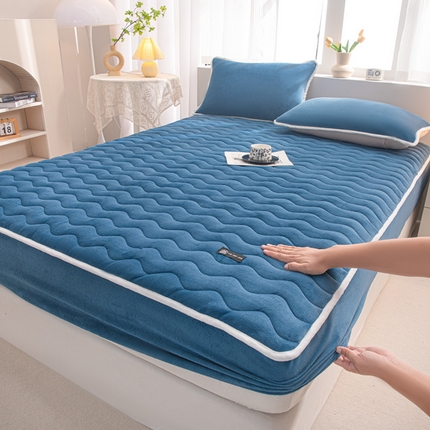 91家纺网 家纺一手货源 找家纺 恒尚居 2024冬季新品高克重牛奶绒床笠加绒加厚大豆抗菌夹棉床笠【丽纹系列】 丽纹-孔雀蓝