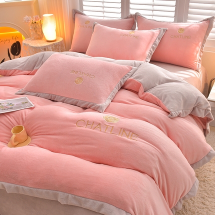 简爱 2025新款牛奶绒纯色双拼拼角工艺款四件套-初暖 少女粉灰