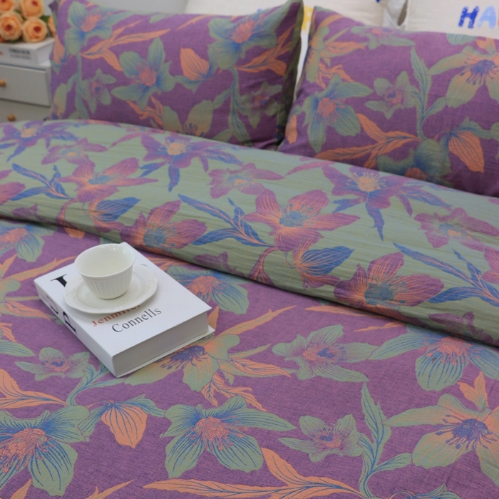 91家纺网 家纺一手货源 找家纺 鲁爱 2025新款全棉色织双层纱纽扣款四件套 花漫-紫