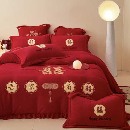 91家纺网 家纺一手货源 找家纺 （总）2025新款高克重花边贴布款牛奶绒婚庆刺绣四件套