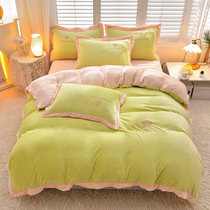 91家纺网 家纺一手货源 找家纺 简爱 2025新款牛奶绒纯色双拼拼角工艺款四件套-初暖 薄荷绿奶白