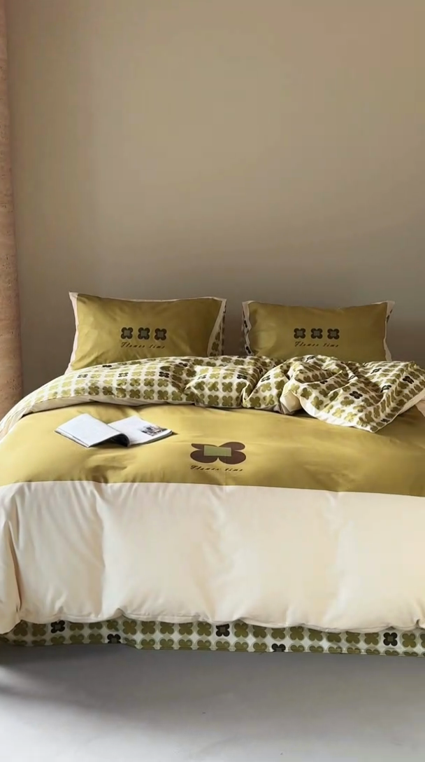 91家纺网 家纺一手货源 找家纺 窝米 2025春季新品全棉13372大版专版数码幸运草系列四件套-岚 岚-琥珀