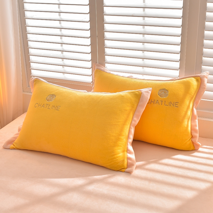 91家纺网 家纺一手货源 找家纺 简爱 2025新款牛奶绒纯色双拼拼角工艺款四件套-初暖 明亮黄奶白