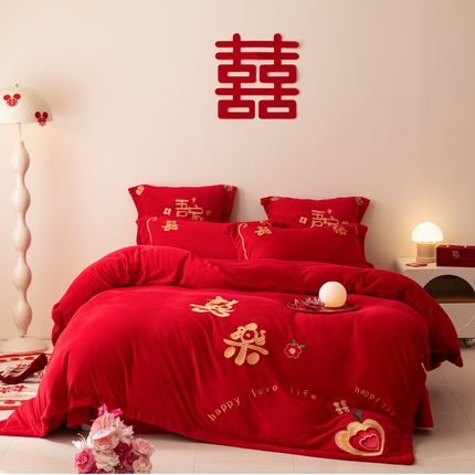 91家纺网 家纺一手货源 找家纺 （总）2025新款高克重花边贴布款牛奶绒婚庆刺绣四件套