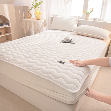 91家纺网 家纺一手货源 找家纺 恒尚居 2024冬季新品高克重牛奶绒床笠加绒加厚大豆抗菌夹棉床笠【丽纹系列】 丽纹-牛奶白