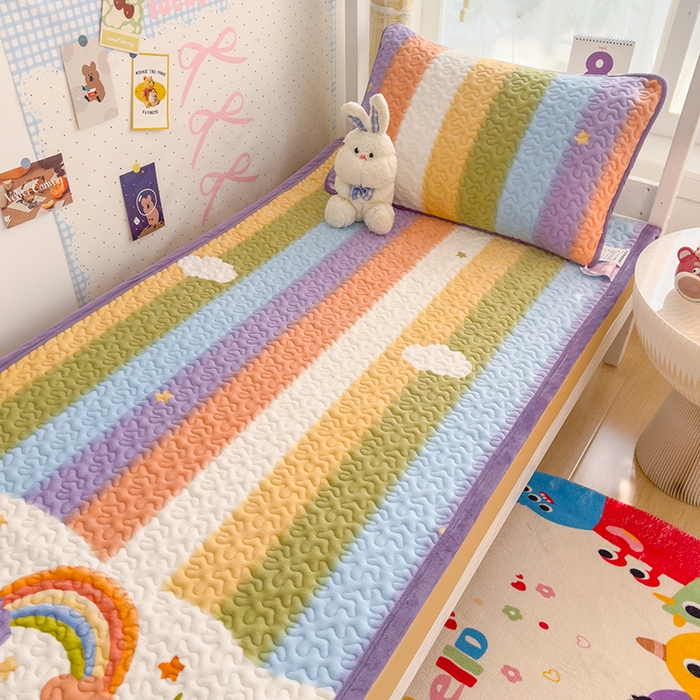 91家纺网 家纺一手货源 找家纺 赫梵茜 2024新款90✖200学生牛奶绒床盖彩虹