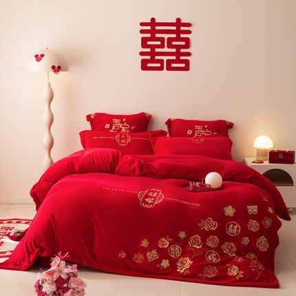 91家纺网 家纺一手货源 找家纺 （总）2025新款高克重花边贴布款牛奶绒婚庆刺绣四件套