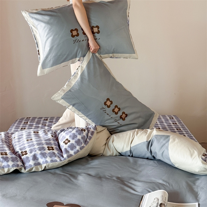 91家纺网 家纺一手货源 找家纺 窝米 2025春季新品全棉13372大版专版数码幸运草系列四件套-岚 岚-暮灰