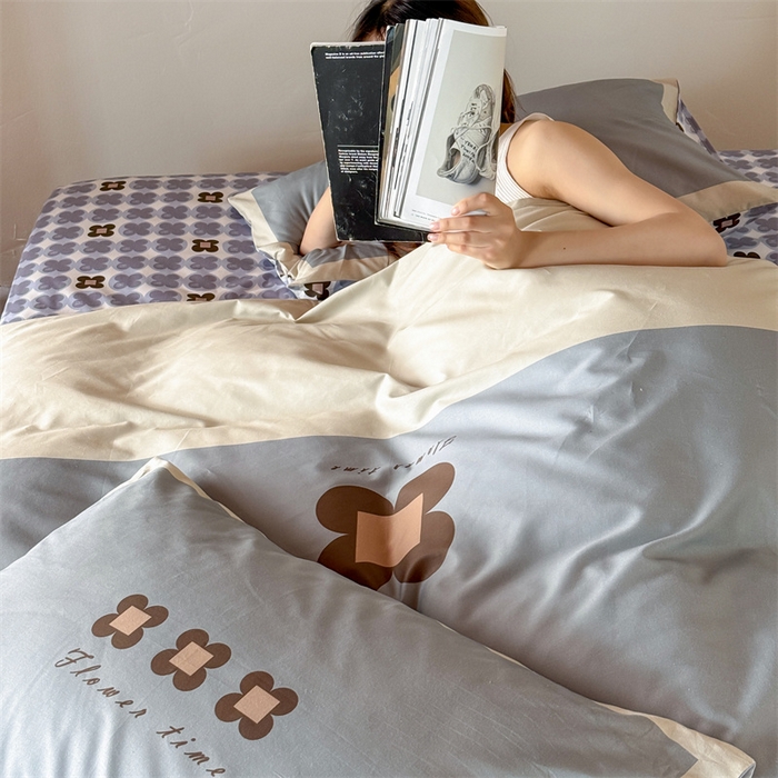 91家纺网 家纺一手货源 找家纺 窝米 2025春季新品全棉13372大版专版数码幸运草系列四件套-岚 岚-暮灰