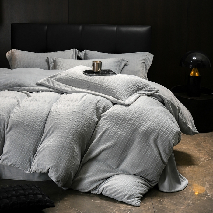 91家纺网 家纺一手货源 找家纺 丽卡家纺（原丽卡家纺） 2024新款A类高克重全消光牛奶绒四件套 灰色