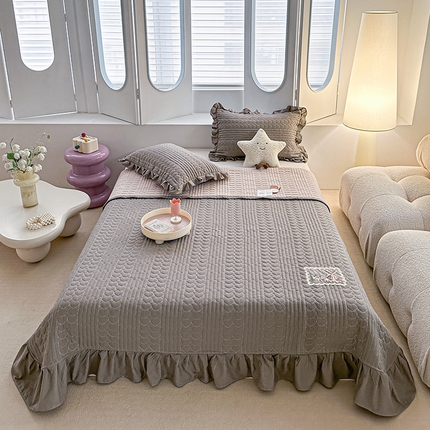 91家纺网 家纺一手货源 找家纺 （总）源舜家纺 2025新款云感皱皱纱韩版纯色床盖三件套