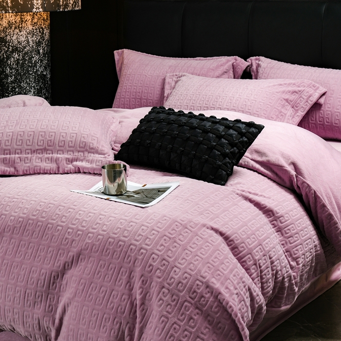 91家纺网 家纺一手货源 找家纺 丽卡家纺（原丽卡家纺） 2024新款A类高克重全消光牛奶绒四件套 紫色