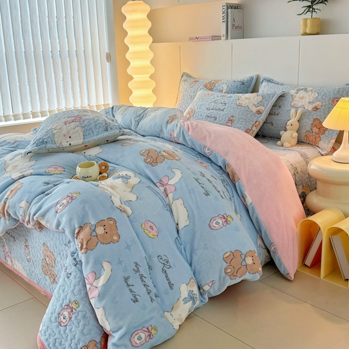 91家纺网 家纺一手货源 找家纺 添越家纺 2025新款简约款牛奶绒床盖四件套 猫咪酱