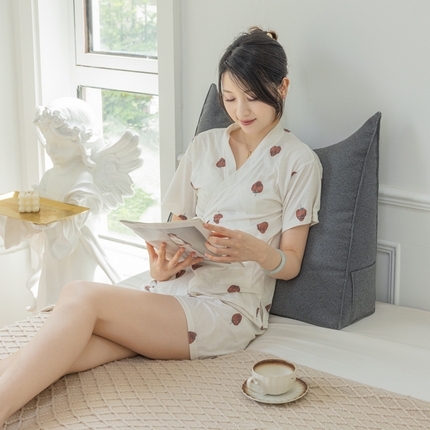 91家纺网 家纺一手货源 找家纺 （总）一兰家纺 2024新款单人雪尼尔三角靠垫床上靠枕沙发靠背阅读枕