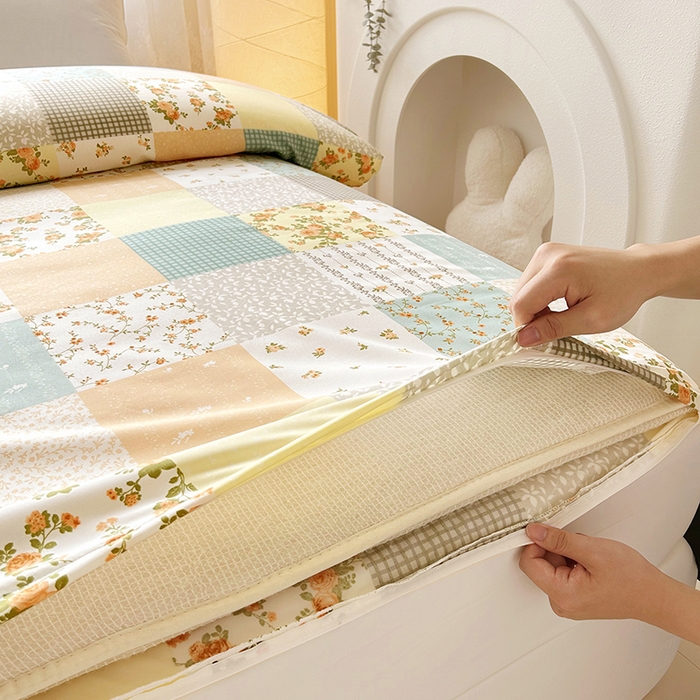 91家纺网 家纺一手货源 找家纺 2025新款印花可拆洗棉花被被子被芯 花幽兰