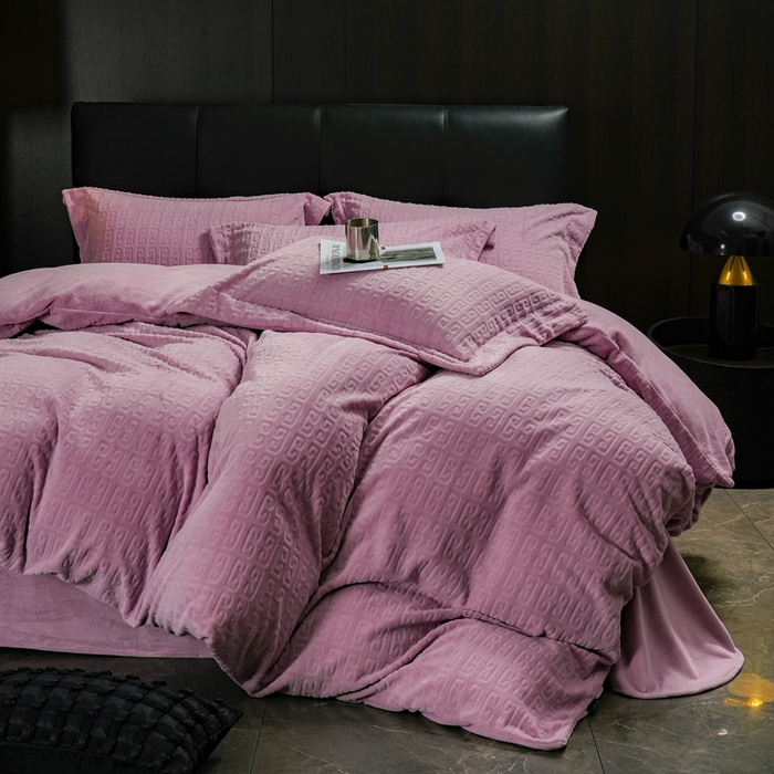 91家纺网 家纺一手货源 找家纺 丽卡家纺（原丽卡家纺） 2024新款A类高克重全消光牛奶绒四件套 紫色