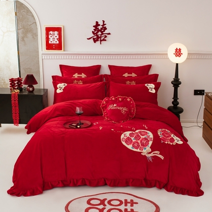 91家纺网 家纺一手货源 找家纺 （总）芊囍纺 2024新款花边刺绣牛奶绒婚庆四件套