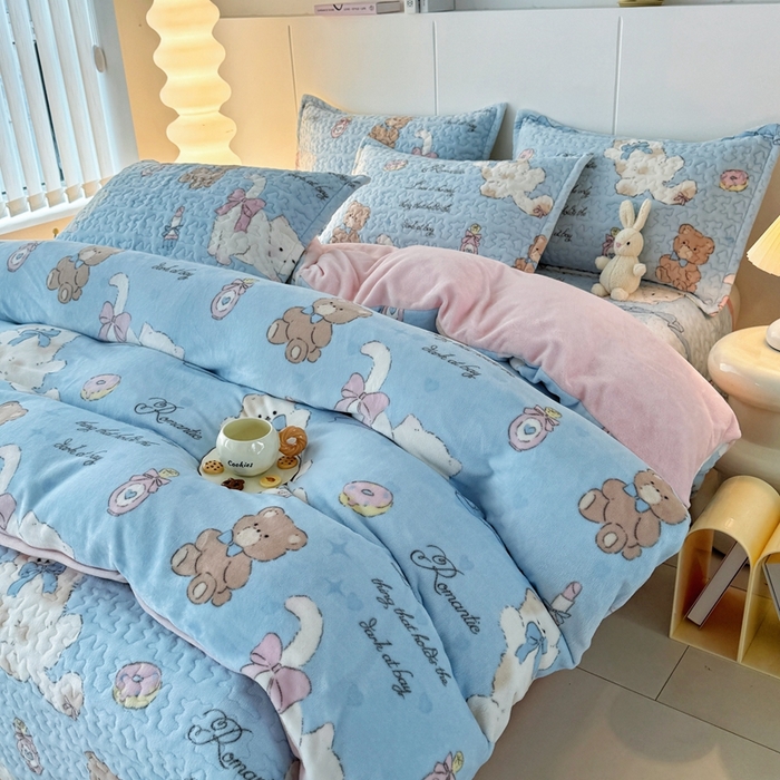 91家纺网 家纺一手货源 找家纺 添越家纺 2025新款简约款牛奶绒床盖四件套 猫咪酱