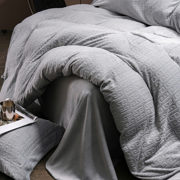 91家纺网 家纺一手货源 找家纺 丽卡家纺（原丽卡家纺） 2024新款A类高克重全消光牛奶绒四件套 灰色