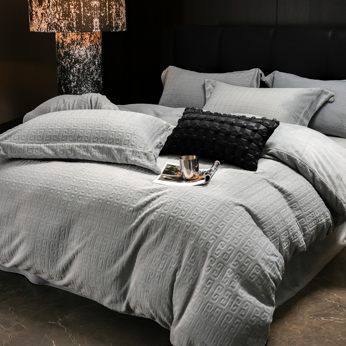 91家纺网 家纺一手货源 找家纺 丽卡家纺（原丽卡家纺） 2024新款A类高克重全消光牛奶绒四件套 灰色