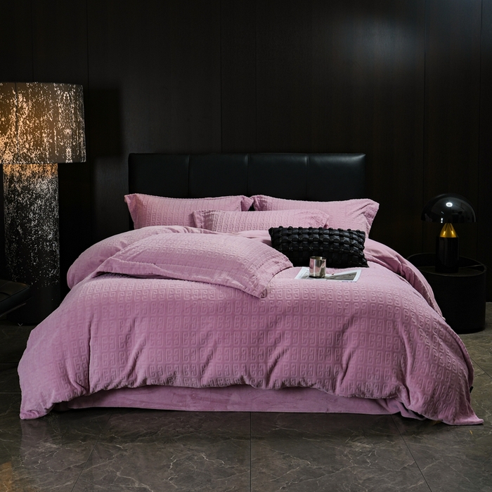 91家纺网 家纺一手货源 找家纺 丽卡家纺（原丽卡家纺） 2024新款A类高克重全消光牛奶绒四件套 紫色