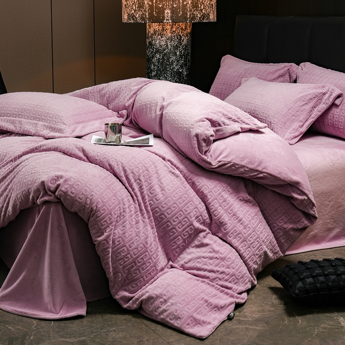 91家纺网 家纺一手货源 找家纺 丽卡家纺（原丽卡家纺） 2024新款A类高克重全消光牛奶绒四件套 紫色