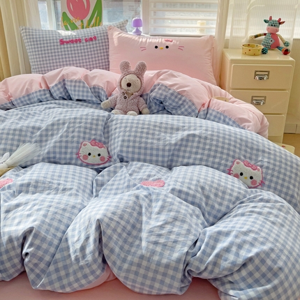 罗亿家纺 2025新款格子卡通云朵棉毛巾绣四件套场景二（提供买家秀） 糖果猫咪蓝