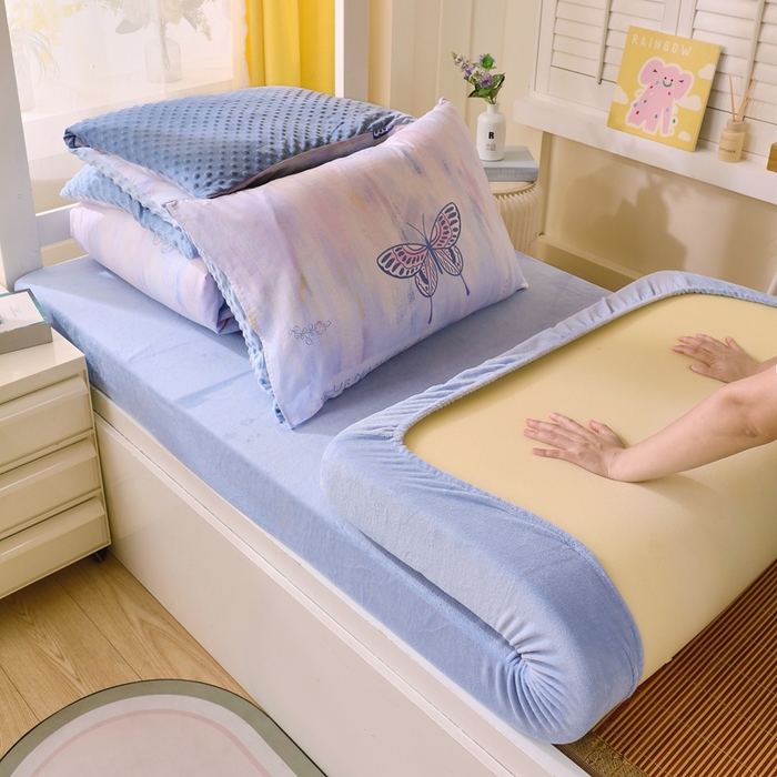 91家纺网 家纺一手货源 找家纺 金鑫汇家纺 2024新款棉加豆豆绒学生三件套 棉加豆豆绒-梦蝶