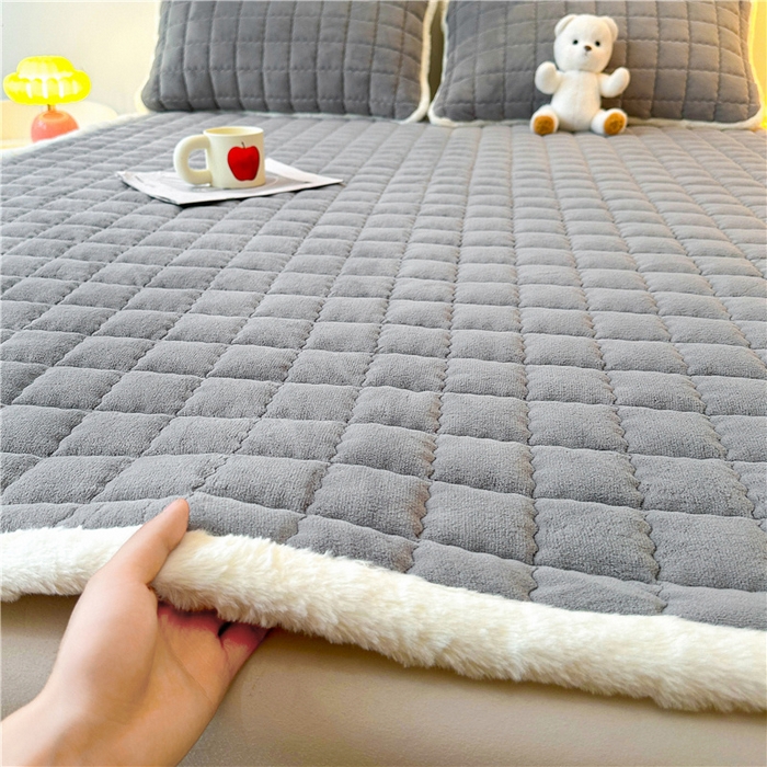 91家纺网 家纺一手货源 找家纺 喜居 2024新款印花牛奶绒床垫薄床垫床褥子床护垫 暖绒灰