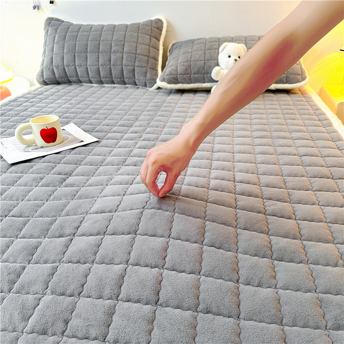 91家纺网 家纺一手货源 找家纺 喜居 2024新款印花牛奶绒床垫薄床垫床褥子床护垫 暖绒灰