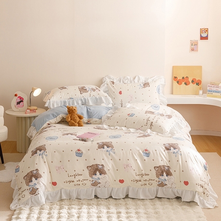 91家纺网 家纺一手货源 找家纺 罗亿家纺 2025新款洛丽塔云朵棉花边四件套场景二（提供买家秀） 奶油猫猫
