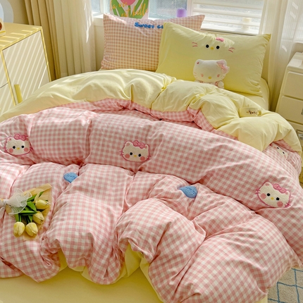 罗亿家纺 2025新款格子卡通云朵棉毛巾绣四件套场景二（提供买家秀） 糖果猫咪粉