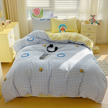 91家纺网 家纺一手货源 找家纺 （总）罗亿家纺 2025新款格子卡通云朵棉毛巾绣四件套场景二（提供买家秀）