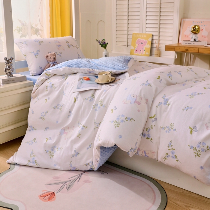 91家纺网 家纺一手货源 找家纺 金鑫汇家纺 2024新款棉加豆豆绒学生三件套 棉加豆豆绒-花丛兔