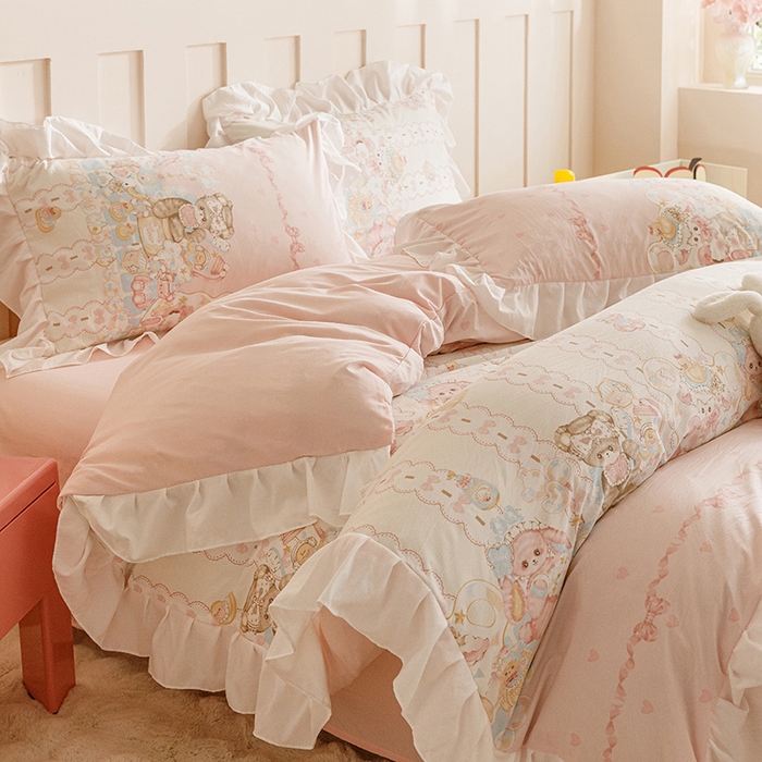 91家纺网 家纺一手货源 找家纺 罗亿家纺 2025新款洛丽塔云朵棉花边四件套场景二（提供买家秀） 萝莉小兔